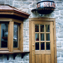 LE RELAIS Restaurant, Mont-Tremblant 1999 - False cement stone production, installation and paint