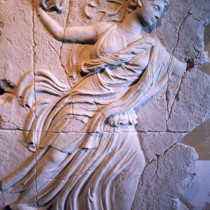 Déesse grescque Nyx 1994 - Sculpture en plasticine, moulée et produite en plâtre pour reproduction commerciale